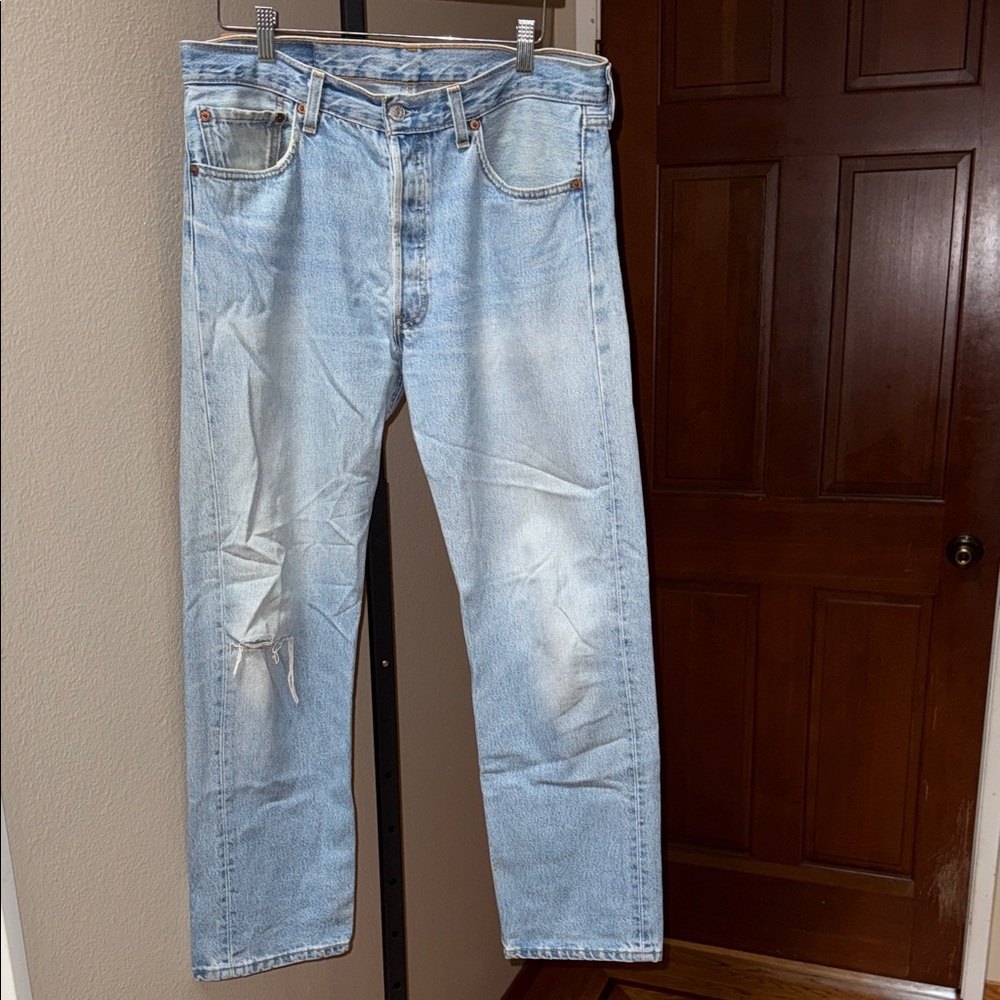 Levi’s Vintage 501-0134 USA Classic Light Blue Button Fly Jeans Men’s 33 x 30